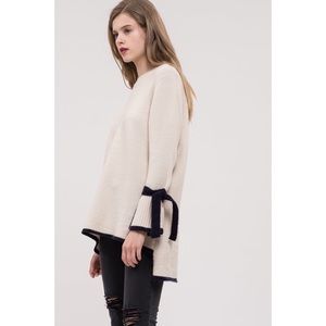 JOA TIE SLEEVE SWEATER SIZE LARGE